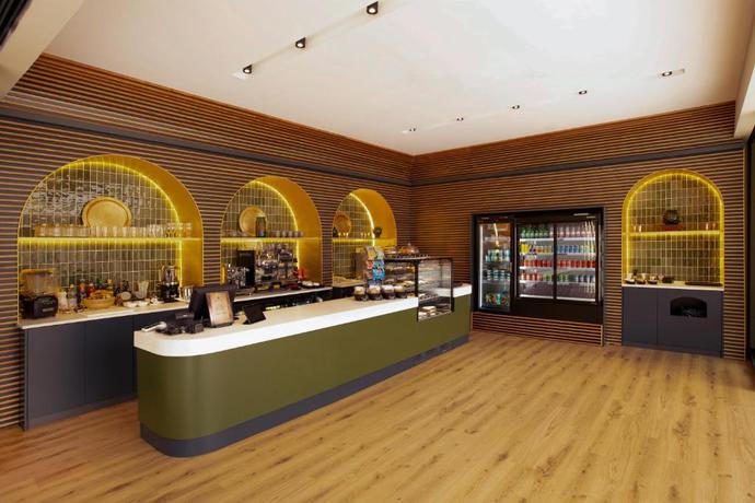 Imagen del bar/restaurante del Hotel Valentin Sancti Petri. Foto 3