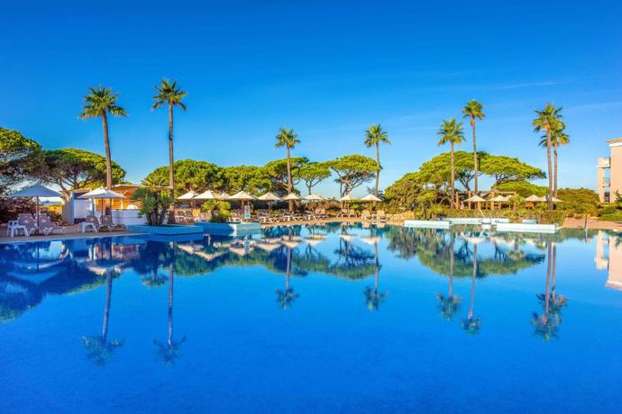 Imagen de la piscina del Hotel Valentin Sancti Petri. Foto 18