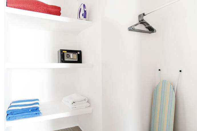 Imagen de la habitación del Hotel Valentina Suites by Las Flores. Foto 18