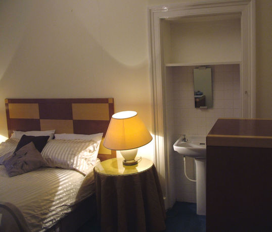 Imagen de la habitación del Hotel Valentine City Centre Guest House. Foto 4