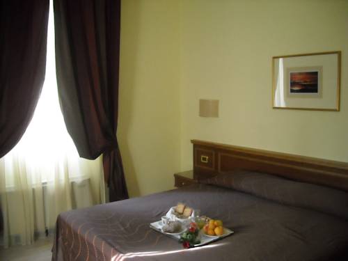 Imagen de la habitación del Hotel Valentino, Acqui Terme. Foto 5