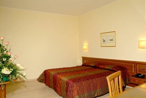 Imagen de la habitación del Hotel Valentino, Acqui Terme. Foto 6