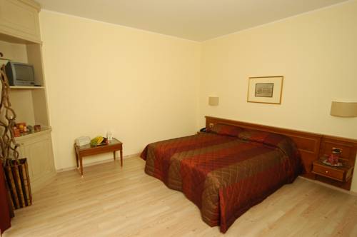 Imagen de la habitación del Hotel Valentino, Acqui Terme. Foto 8