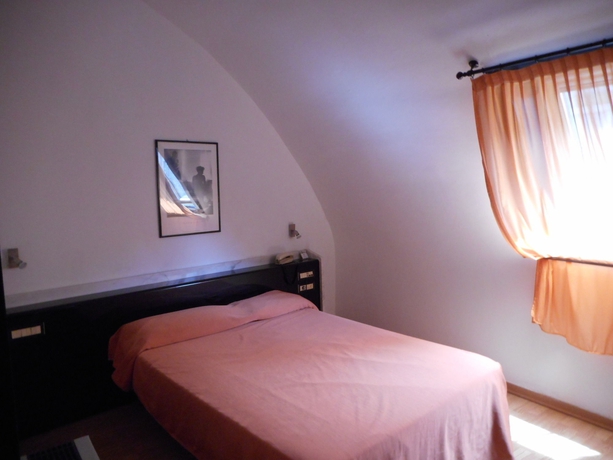 Imagen de la habitación del Hotel Valentino Du Parc. Foto 3