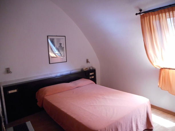 Imagen de la habitación del Hotel Valentino Du Parc. Foto 11