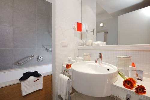 Imagen de la habitación del Hotel Valentino Resort. Foto 13