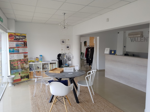 Imagen de los interiores del Hotel Valentinos Apartments, Paphos. Foto 16
