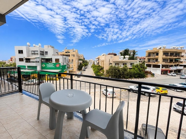 Imagen de la habitación del Hotel Valentinos Apartments, Paphos. Foto 12