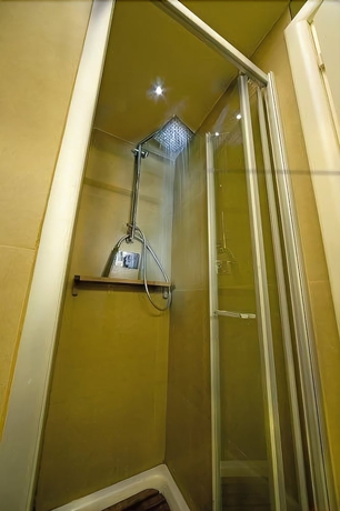 Imagen de la habitación del Hotel Valeri. Foto 7