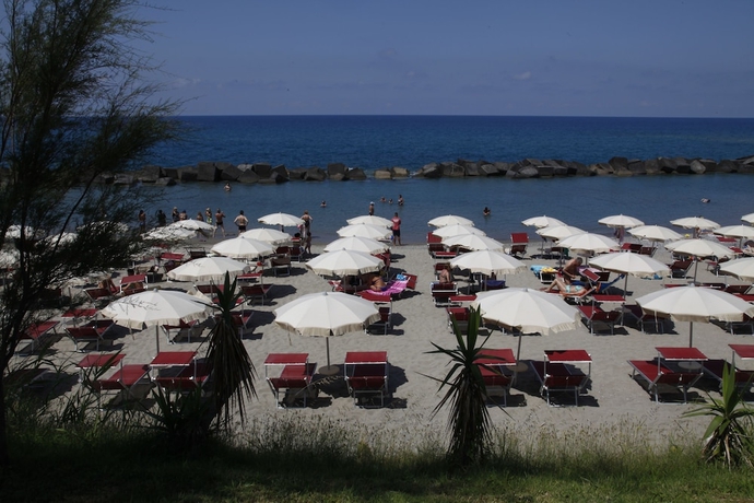 Imagen de los exteriores del Hotel Valeria Del Mar. Foto 8