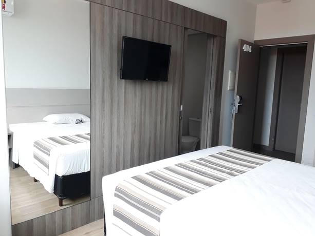 Imagen de la habitación del Hotel Valerim Itajaí. Foto 3