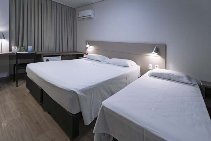 Imagen de la habitación del Hotel Valerim Itajaí. Foto 6