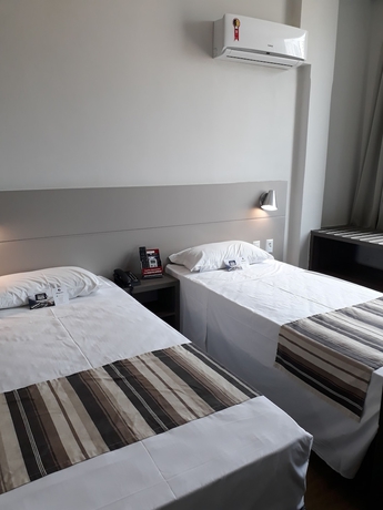 Imagen de la habitación del Hotel Valerim Itajaí. Foto 9