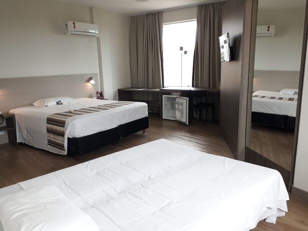 Imagen de la habitación del Hotel Valerim Itajaí. Foto 18