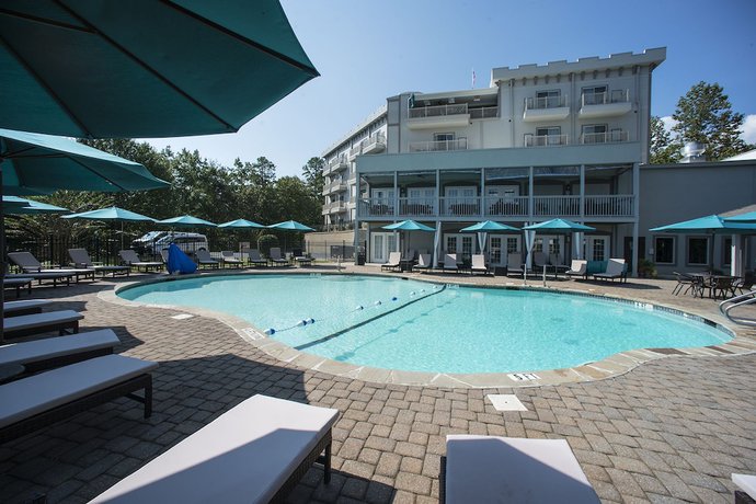 Imagen de la piscina del Hotel Valhalla Resort. Foto 8