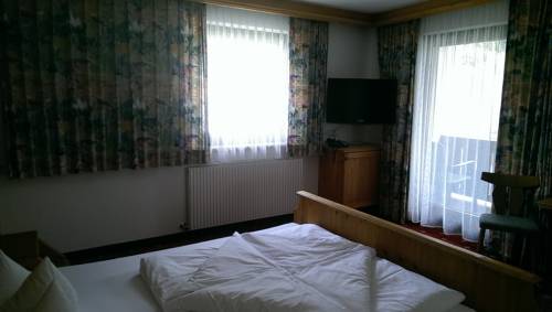 Imagen de la habitación del Hotel Valisera. Foto 6