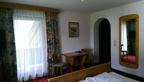 Imagen de la habitación del Hotel Valisera. Foto 9