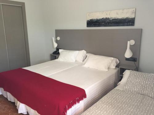 Imagen de la habitación del Hotel Valjunco. Foto 15