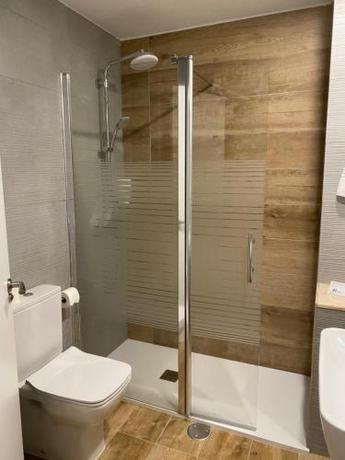 Imagen de la habitación del Hotel Valjunco. Foto 18