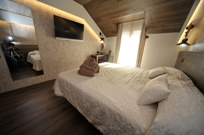 Imagen de la habitación del Hotel Vall D'aneu. Foto 3