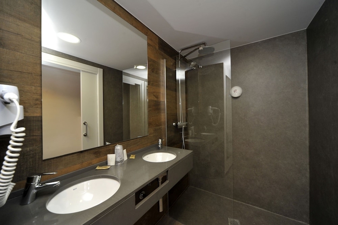 Imagen de la habitación del Hotel Vall D'aneu. Foto 13