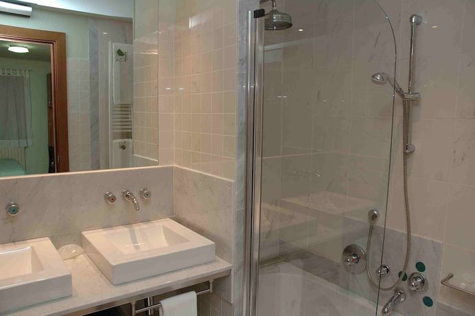 Imagen de la habitación del Hotel Vall Fosca. Foto 13