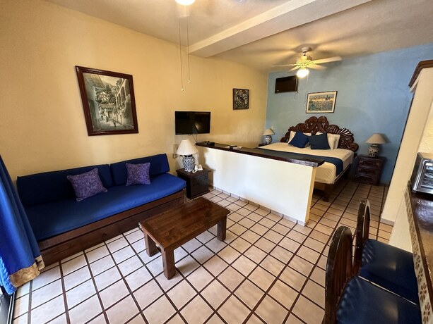 Imagen de la habitación del Hotel Vallarta Sun Suites. Foto 17