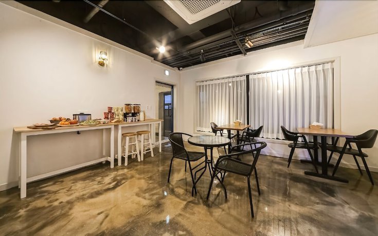 Imagen del bar/restaurante del Hotel Vallas and Guest House. Foto 2