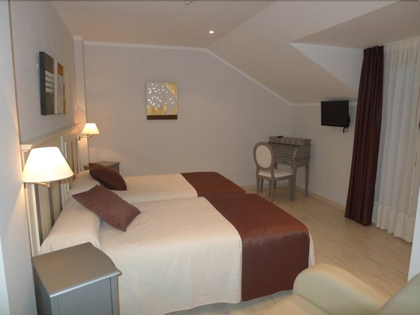 Imagen de la habitación del Hotel Valle De Cabezón. Foto 12