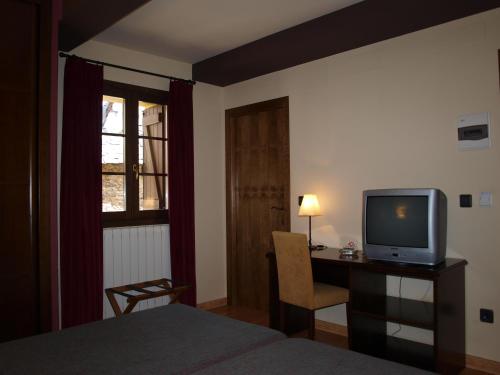 Imagen de la habitación del Hotel Valle De Izas. Foto 6