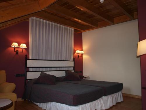 Imagen de la habitación del Hotel Valle De Izas. Foto 7