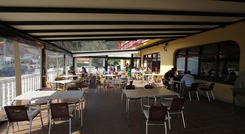 Imagen del bar/restaurante del Hotel Valle De Liendo. Foto 5