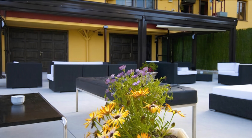 Imagen de los exteriores del Hotel Valle De Liendo. Foto 6