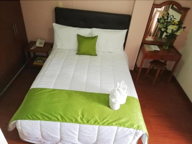 Imagen de la habitación del Hotel Valle De Pubenza. Foto 17