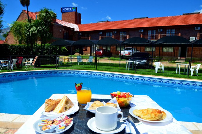 Imagen de la piscina del Hotel Valle Del Sol, Merlo. Foto 16