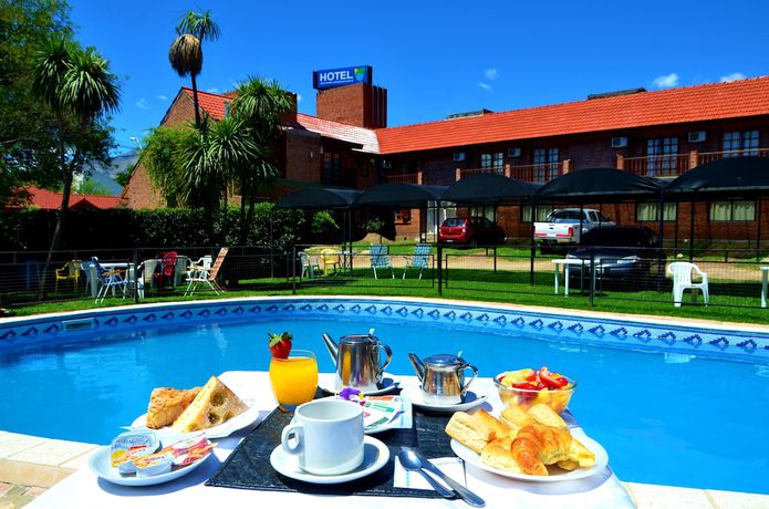Imagen de la piscina del Hotel Valle Del Sol, Merlo. Foto 19