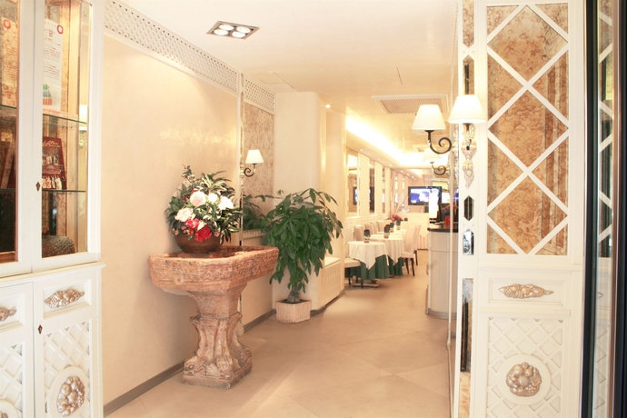 Imagen de los interiores del Hotel Valle. Foto 7