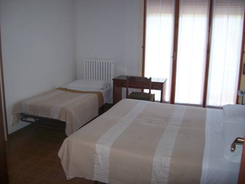 Imagen de la habitación del Hotel Valle Intelvi. Foto 10