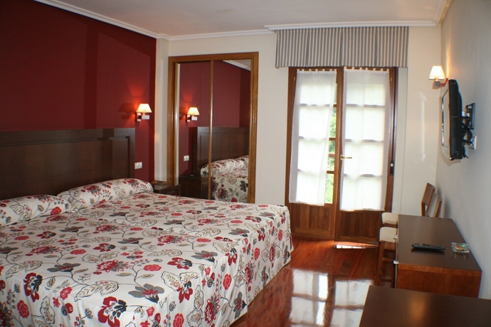 Imagen de la habitación del Hotel Valle Las Luiñas. Foto 8