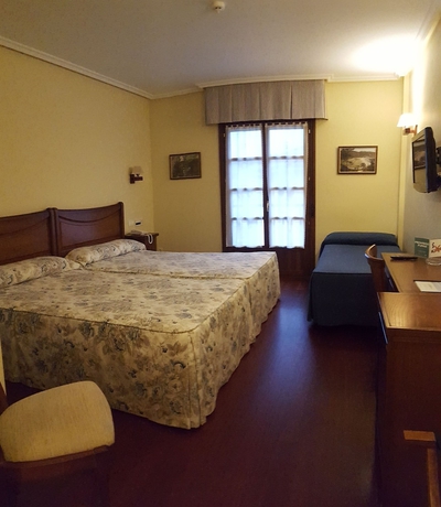 Imagen de la habitación del Hotel Valle Las Luiñas. Foto 10