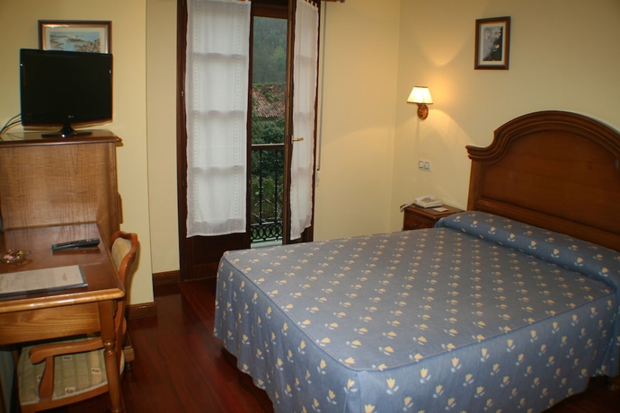 Imagen de la habitación del Hotel Valle Las Luiñas. Foto 12