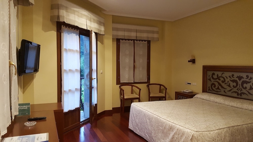 Imagen de la habitación del Hotel Valle Las Luiñas. Foto 15