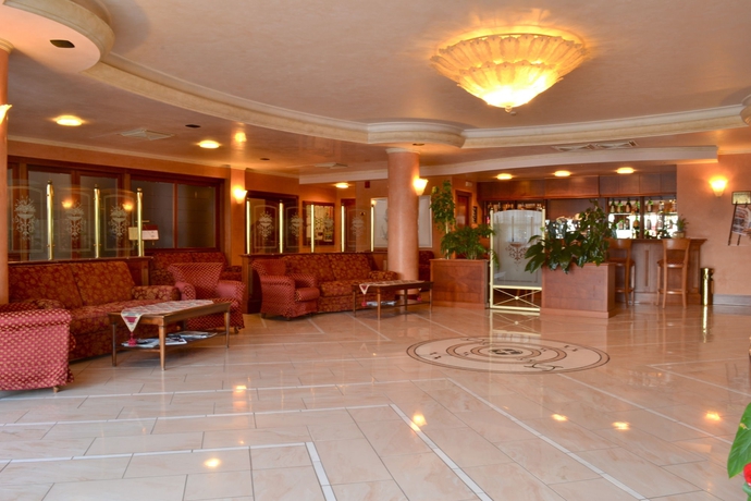 Imagen de los interiores del Hotel Valle Rossa. Foto 14