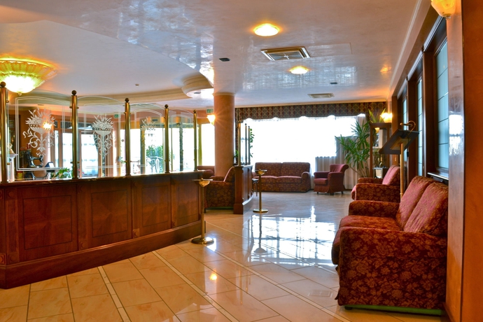 Imagen de los interiores del Hotel Valle Rossa. Foto 16