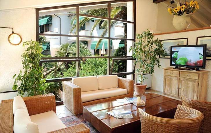 Imagen del bar/restaurante del Hotel Valle Verde. Foto 2