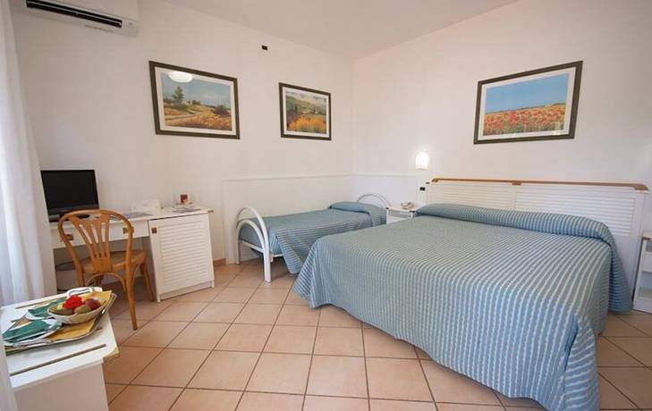 Imagen de la habitación del Hotel Valle Verde. Foto 8