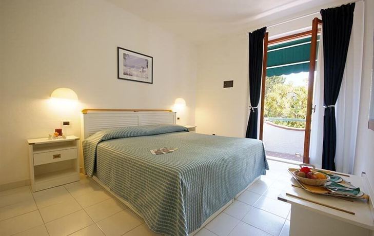 Imagen de la habitación del Hotel Valle Verde. Foto 15