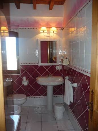 Imagen de la habitación del Hotel Valle de Arco. Foto 8