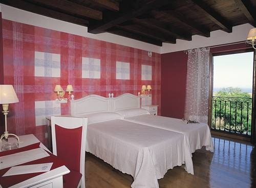 Imagen de la habitación del Hotel Valle de Arco. Foto 13