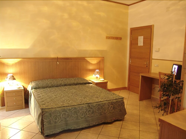 Imagen de la habitación del Hotel Vallefura. Foto 10